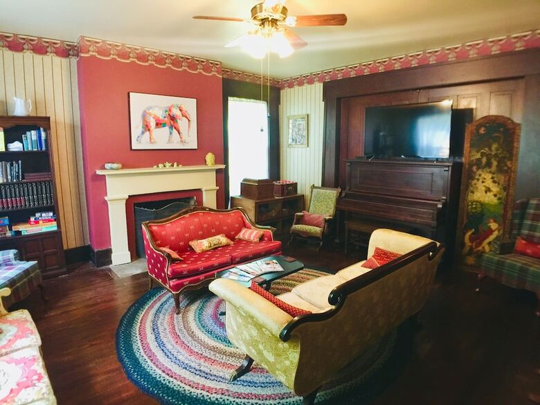 Old Caledonian Bed And Breakfast