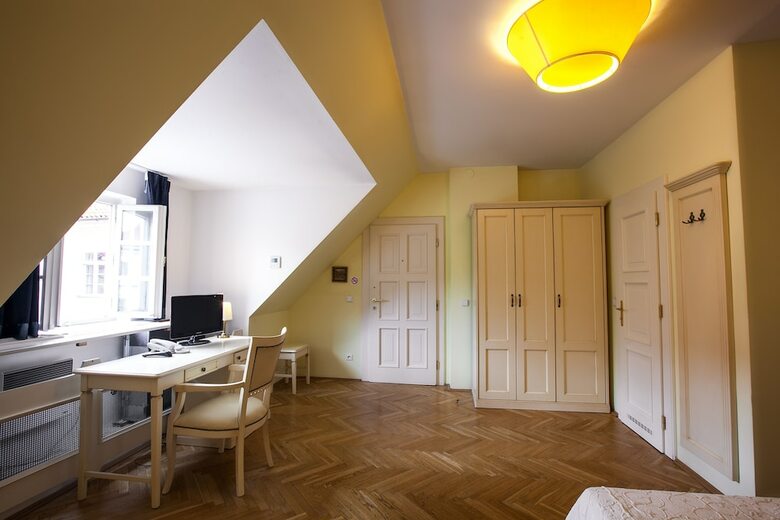 Hotel Tyn Yard Residence