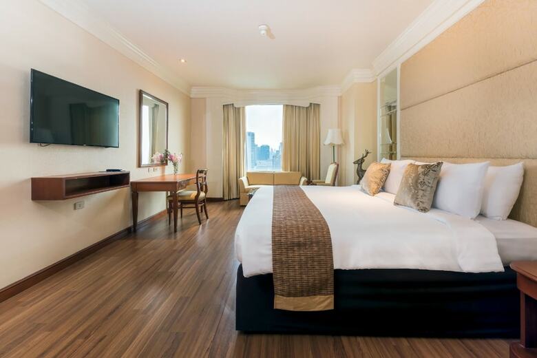 The Emerald Hotel