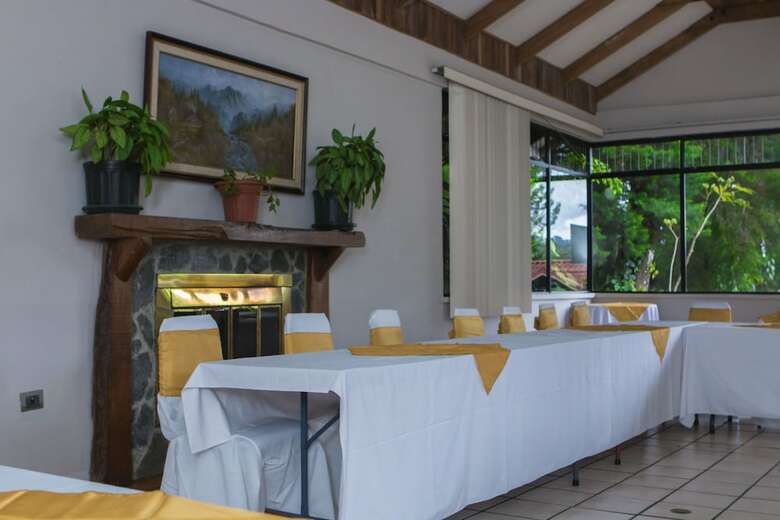 Hotel Villa Zurqu�