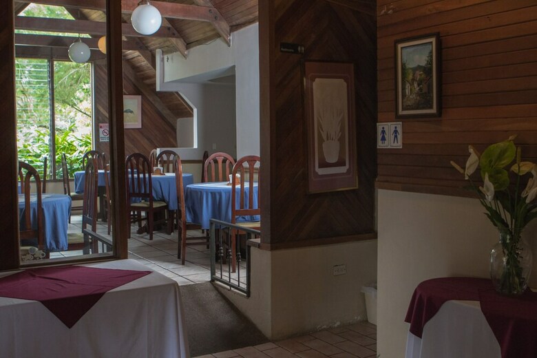 Hotel Villa Zurqu�