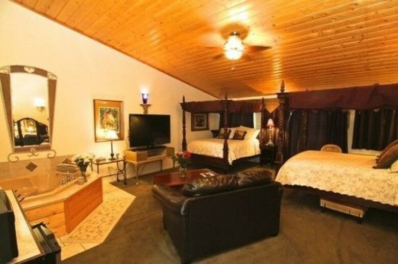 Bed & Breakfast Echo Canyon Spa Resort