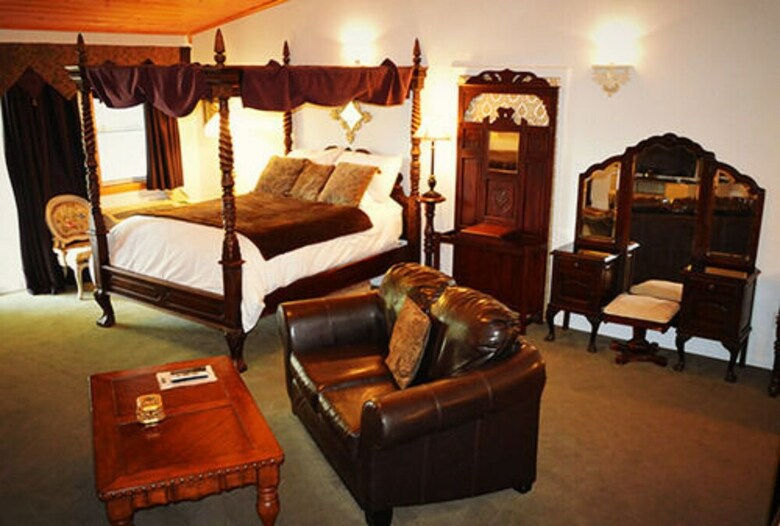 Bed & Breakfast Echo Canyon Spa Resort