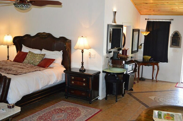 Bed & Breakfast Echo Canyon Spa Resort