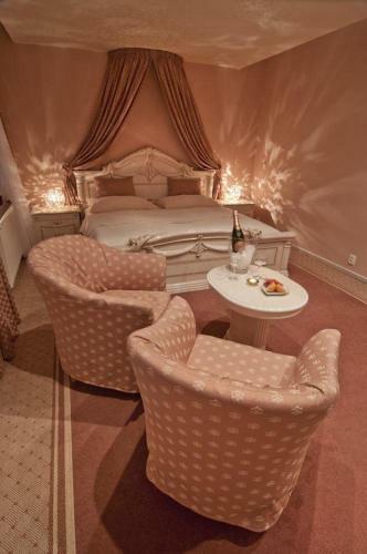 Hotel B�l� R??e
