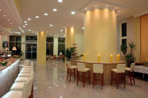 Hotel B�l� R??e