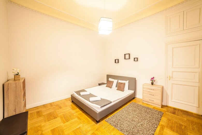 Mosaic Center Apartments