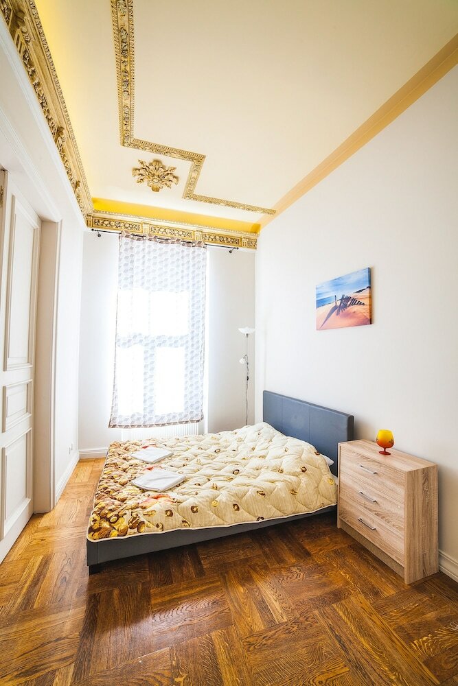 Mosaic Center Apartments