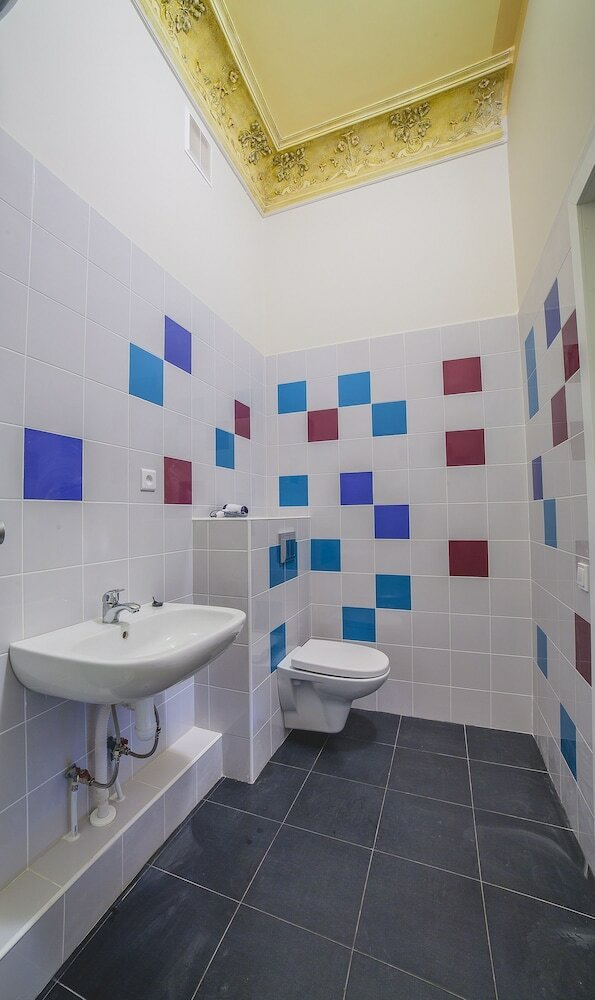 Mosaic Center Apartments