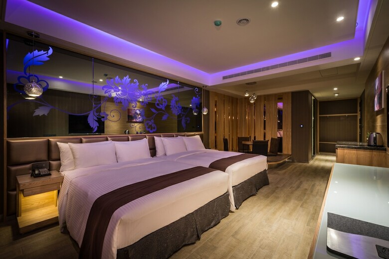 Moving Star Hotel