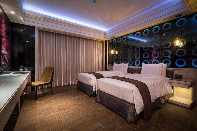 Moving Star Hotel