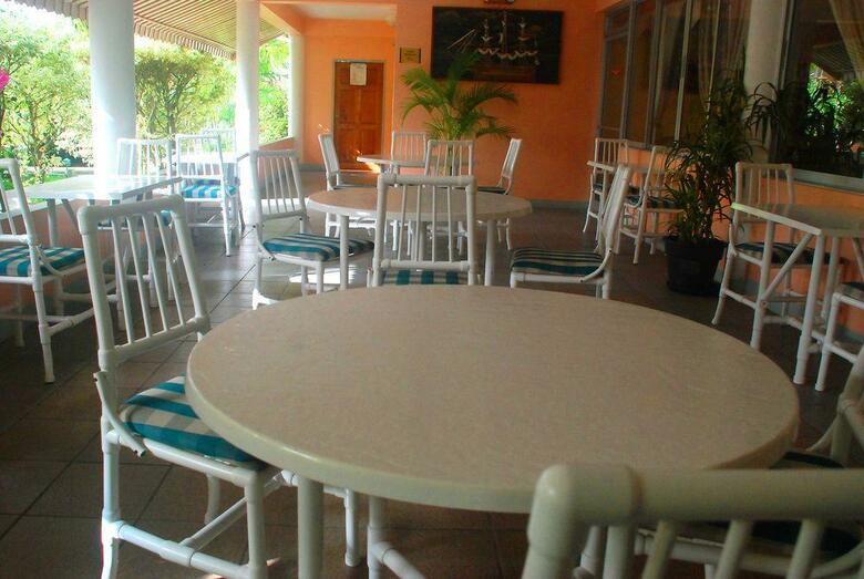Hotel Rovanel's Resort And Conference Centre