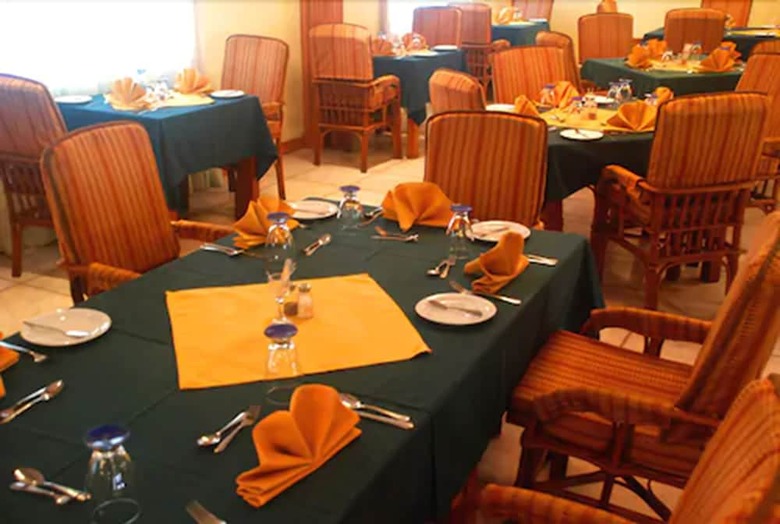 Hotel Rovanel's Resort And Conference Centre