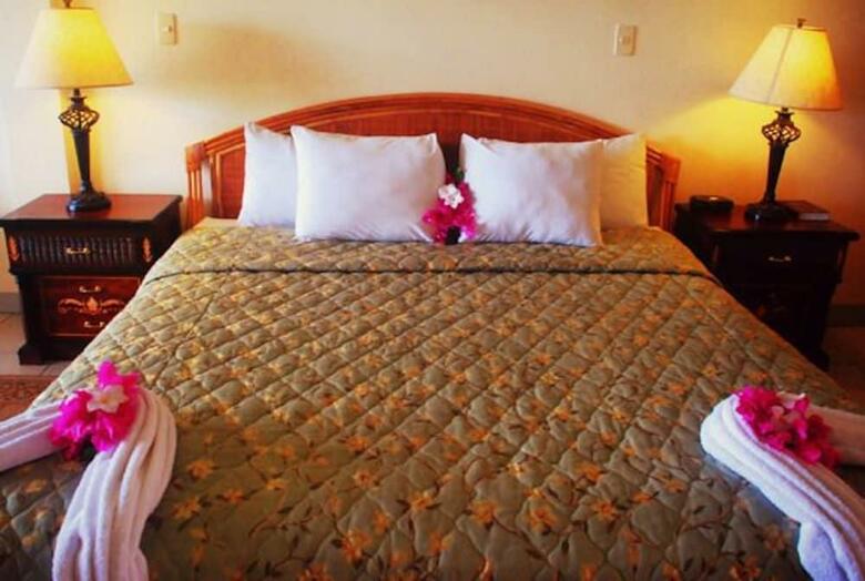 Hotel Rovanel's Resort And Conference Centre