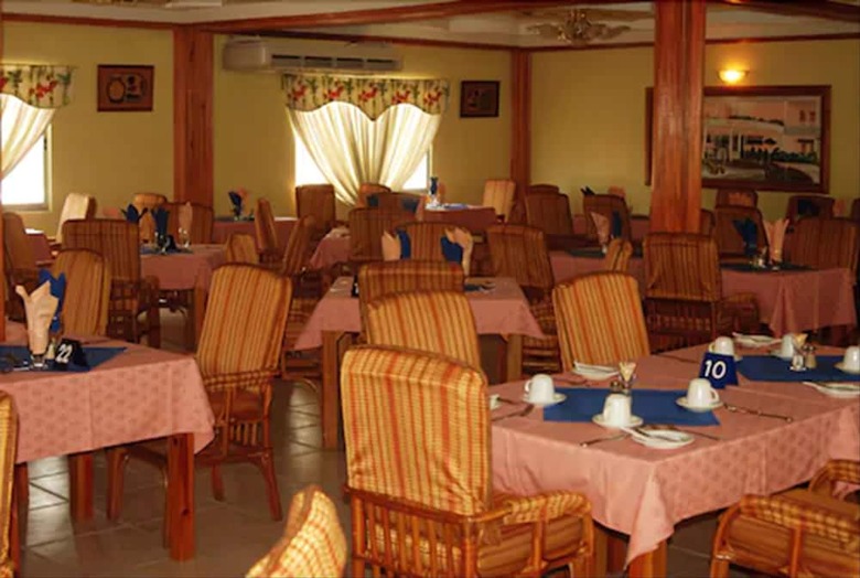 Hotel Rovanel's Resort And Conference Centre