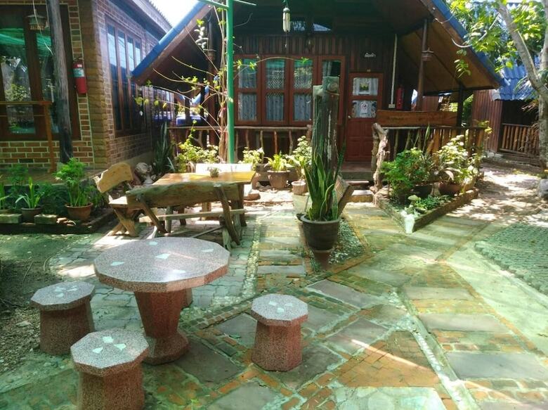 Hotel Ruennamyen Resort