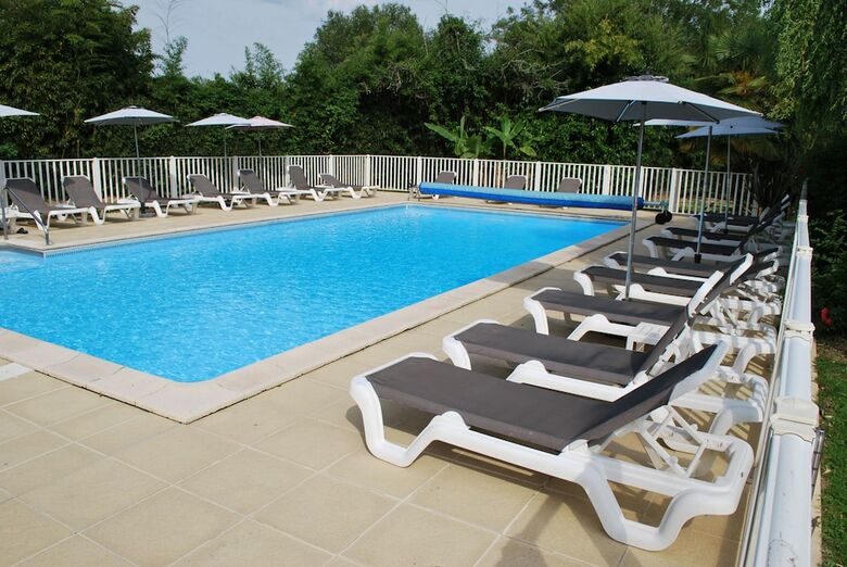 Hotel H�tel Restaurant Relais Des Champs