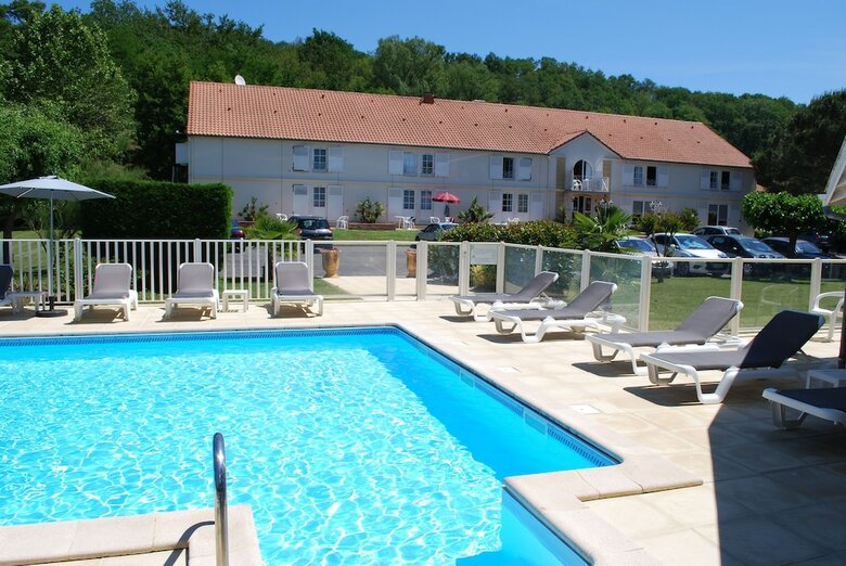 Hotel H�tel Restaurant Relais Des Champs