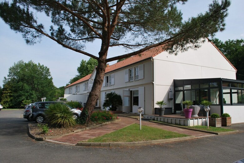 Hotel H�tel Restaurant Relais Des Champs