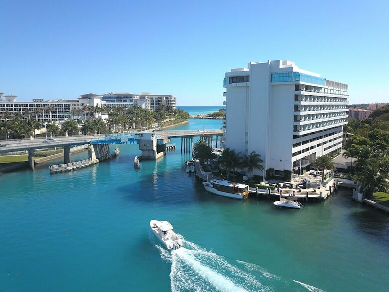Hotel Waterstone Resort & Marina Boca, Curio Collection By Hilton
