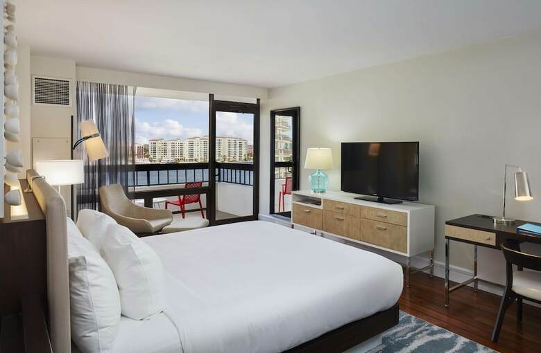 Hotel Waterstone Resort & Marina Boca, Curio Collection By Hilton