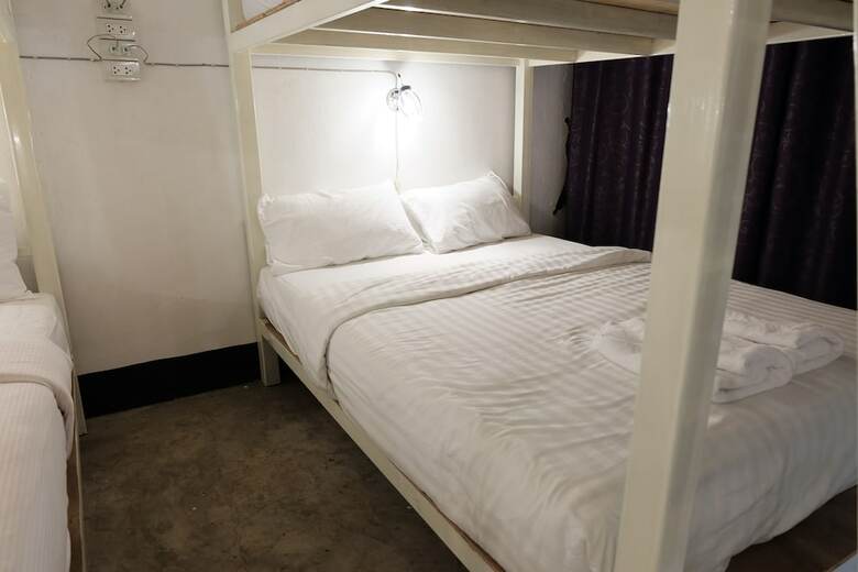 Hostal Pai Hostelle - Caters To Women