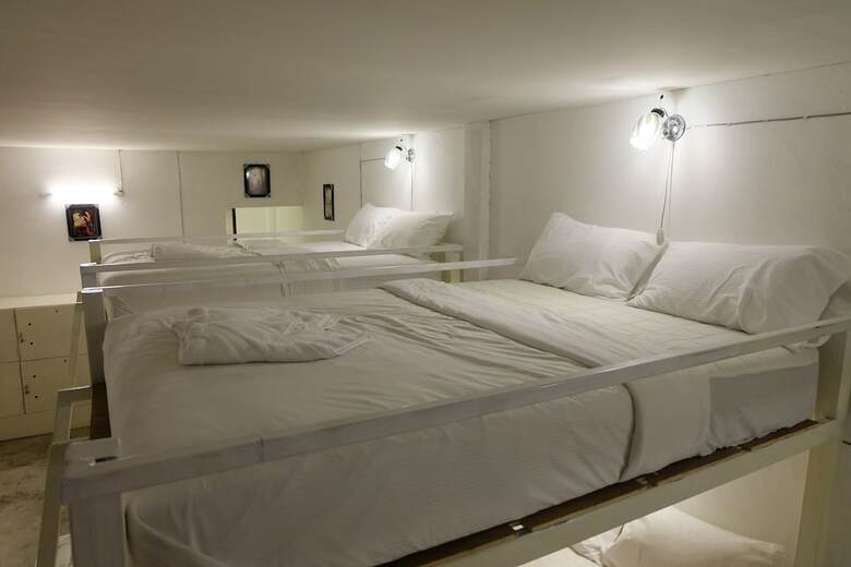 Hostal Pai Hostelle - Caters To Women