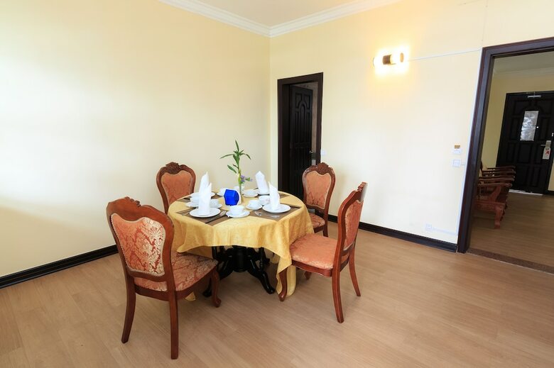 Paradise Hotel