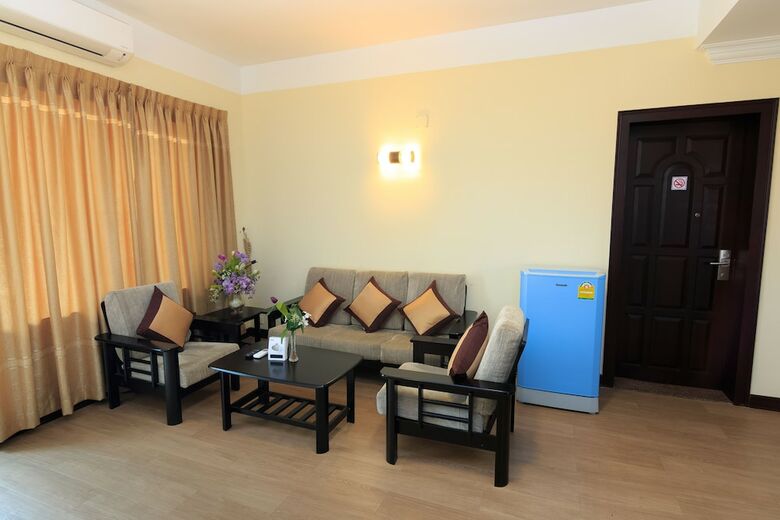Paradise Hotel