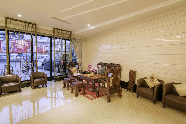 Paradise Hotel
