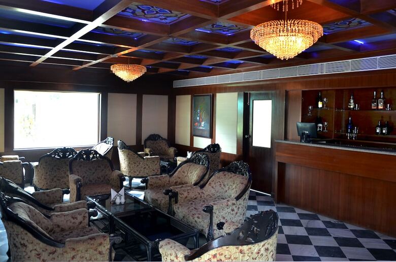 Hotel Regenta Camellia Resort & Spa