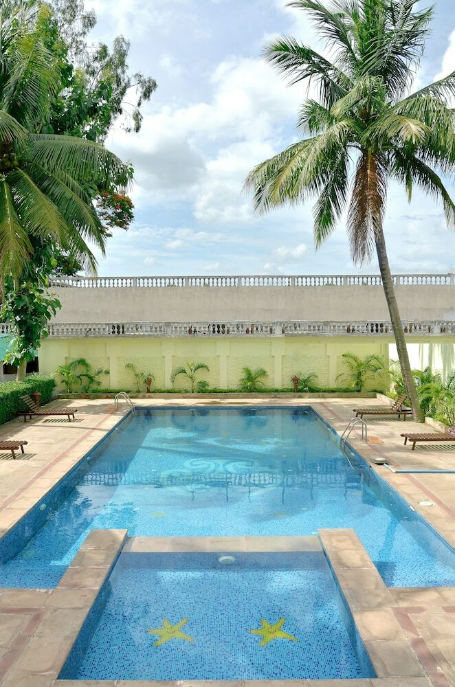 Hotel Regenta Camellia Resort & Spa