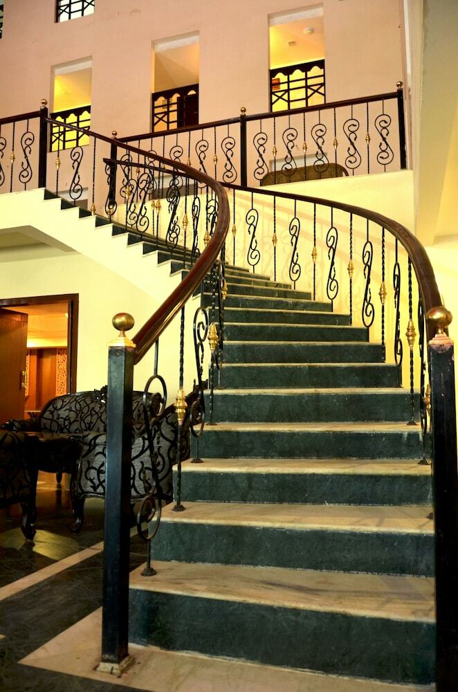 Hotel Regenta Camellia Resort & Spa