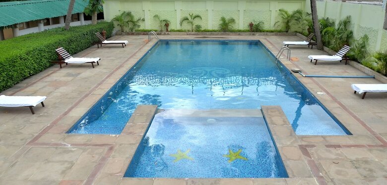 Hotel Regenta Camellia Resort & Spa