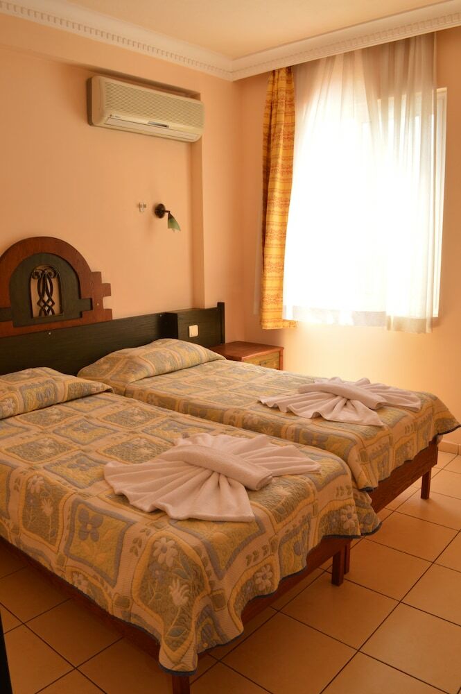 Isla Apartments