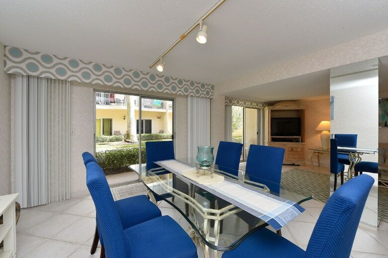Palm Bay Club By Beachside Management