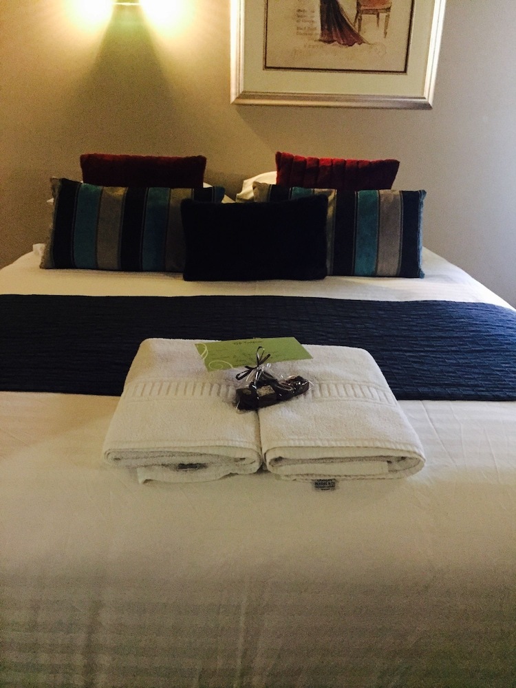 Hotel Spa Suites At Raven