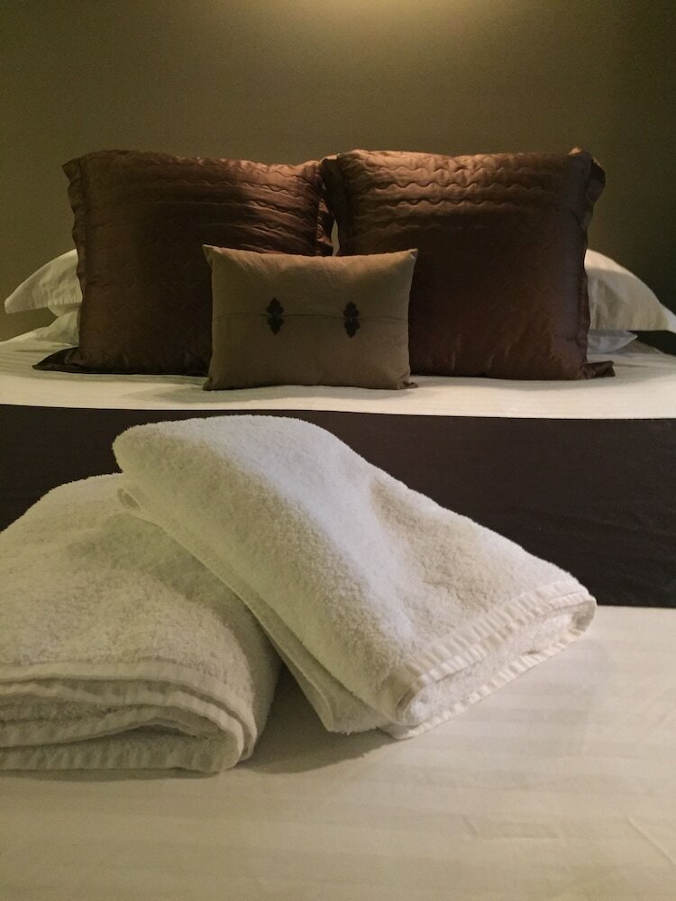 Hotel Spa Suites At Raven