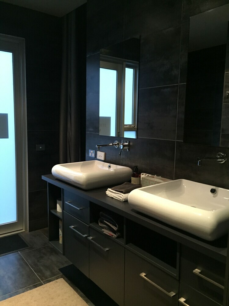 Hotel Spa Suites At Raven