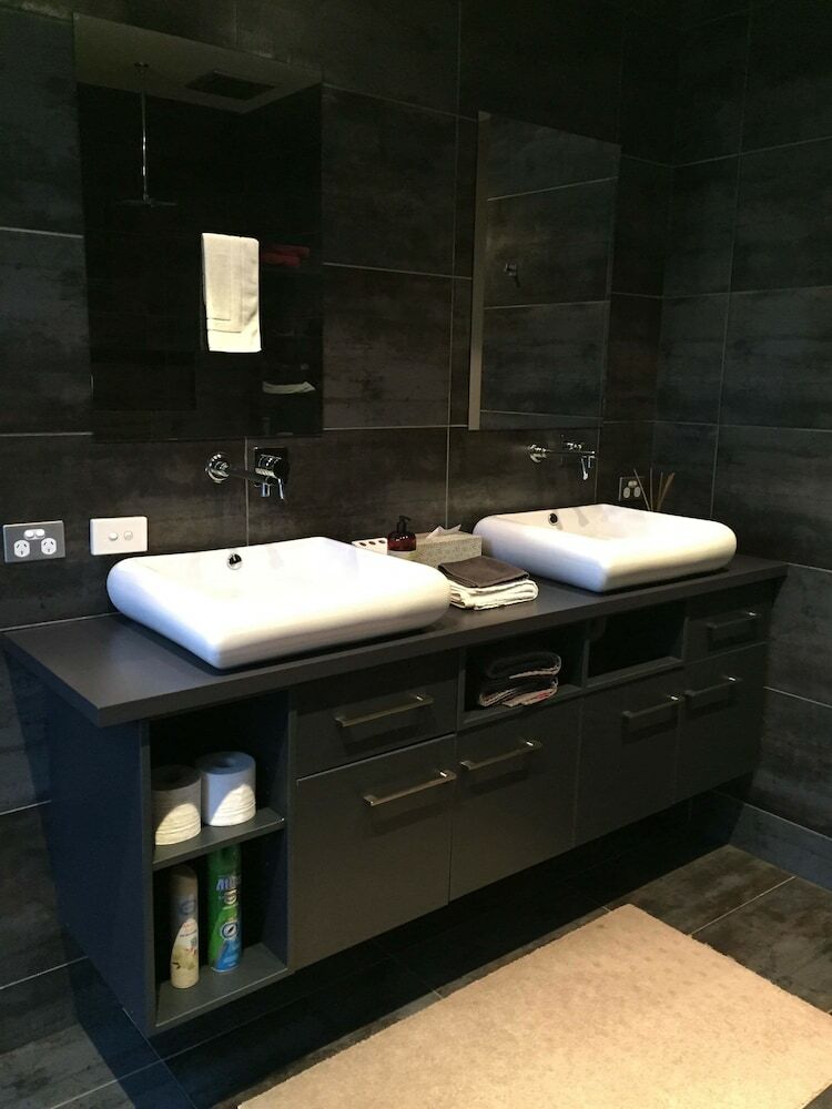 Hotel Spa Suites At Raven