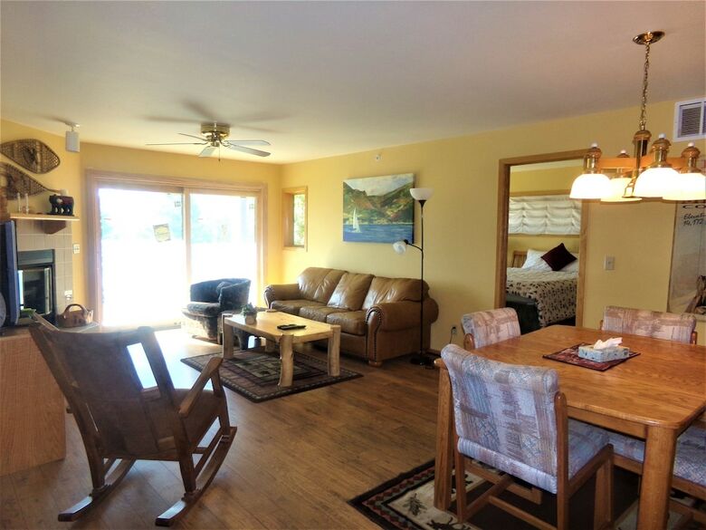 Lake Forest 2 Bed 2 Bath B