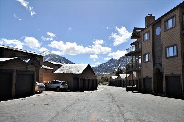 Lake Forest 2 Bed 2 Bath B