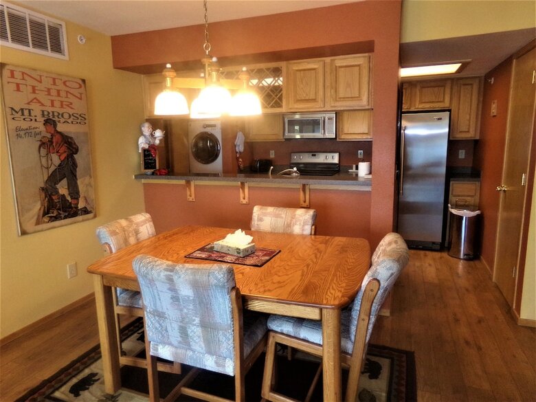 Lake Forest 2 Bed 2 Bath B