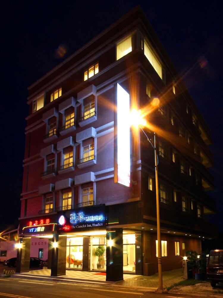 Hotel Camelot Inn