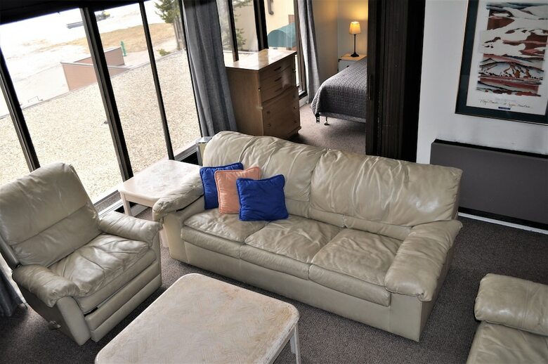 Snowflake 1 Bed Plus Den 2 Bath