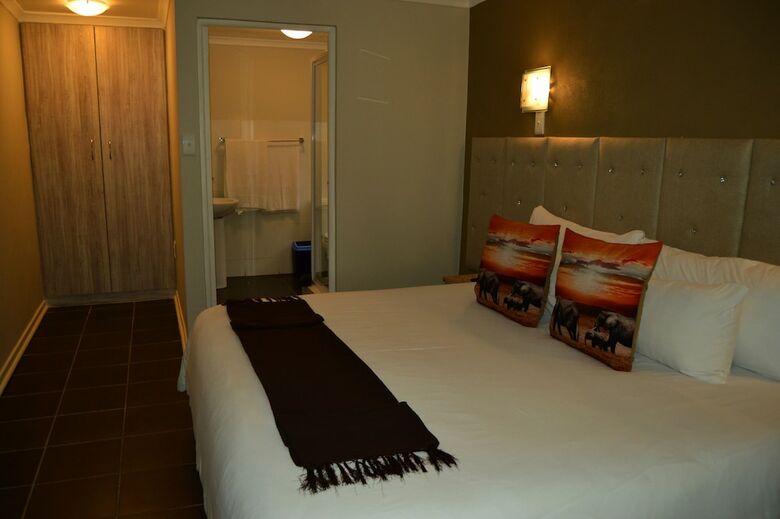 Hotel Crystal Rose Lodge