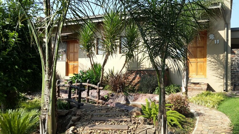 Hotel Crystal Rose Lodge