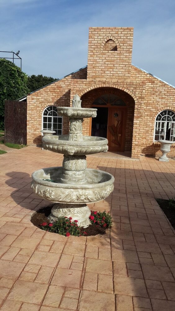 Hotel Crystal Rose Lodge