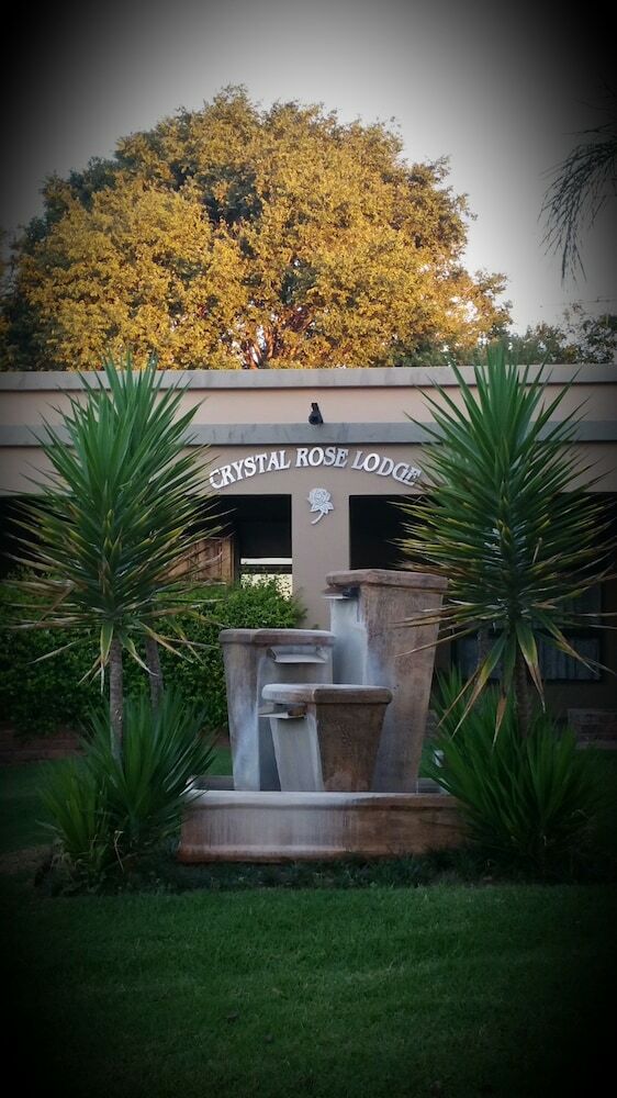 Hotel Crystal Rose Lodge