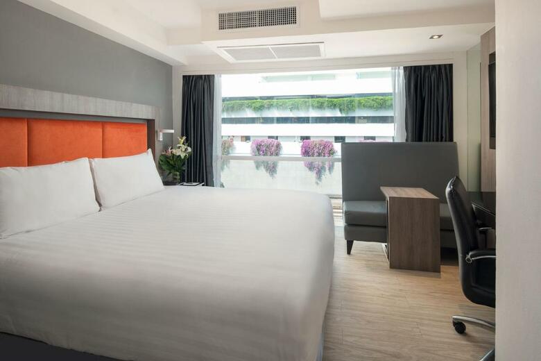 Grand 5 Hotel & Plaza Sukhumvit Bangkok